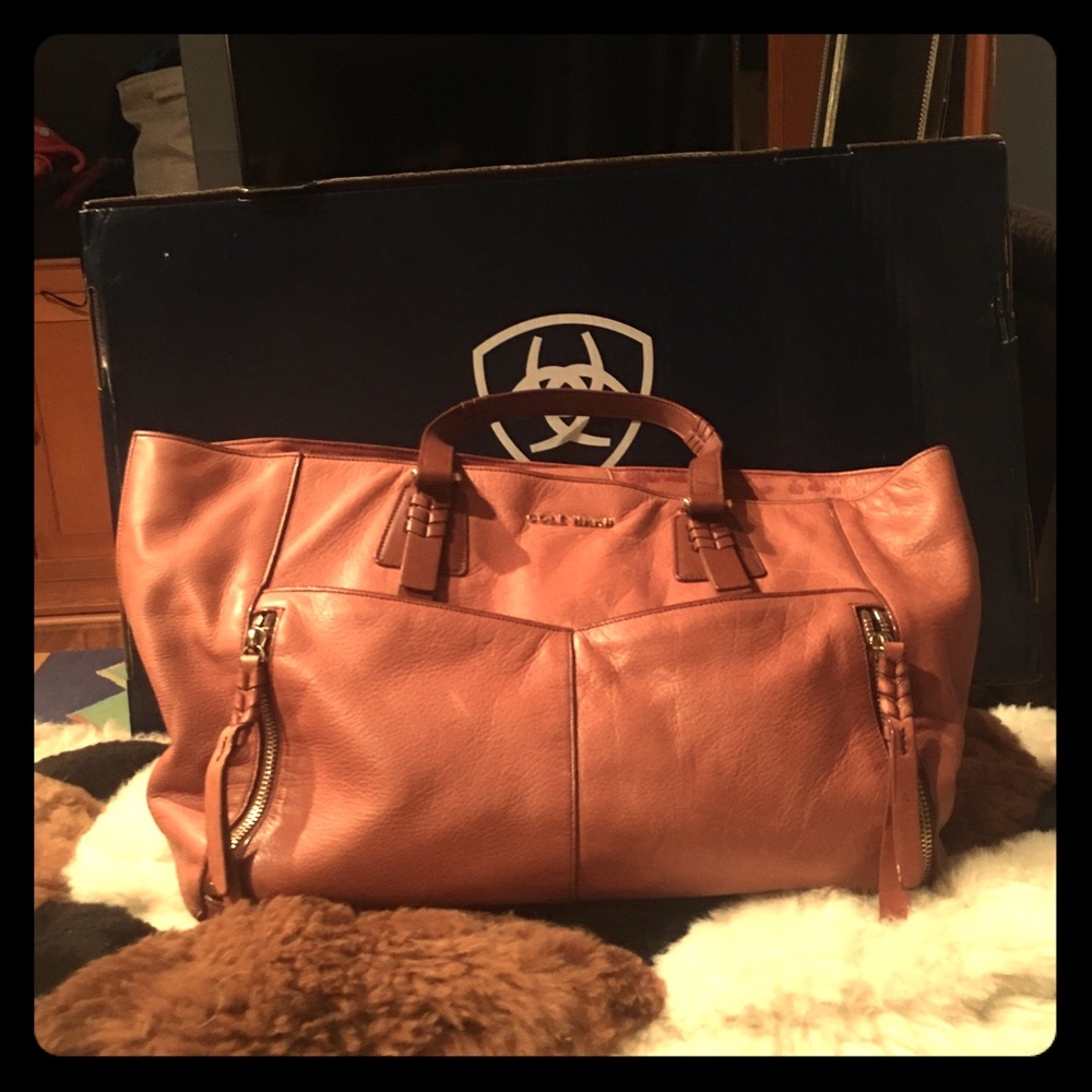 Authentic EUC COLE HAAN butter soft leather purse